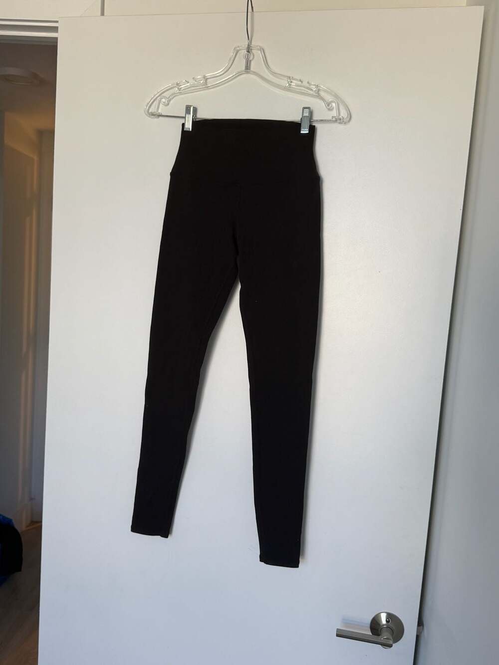 Alo Yoga High-Waist Airbrush Legging in Black